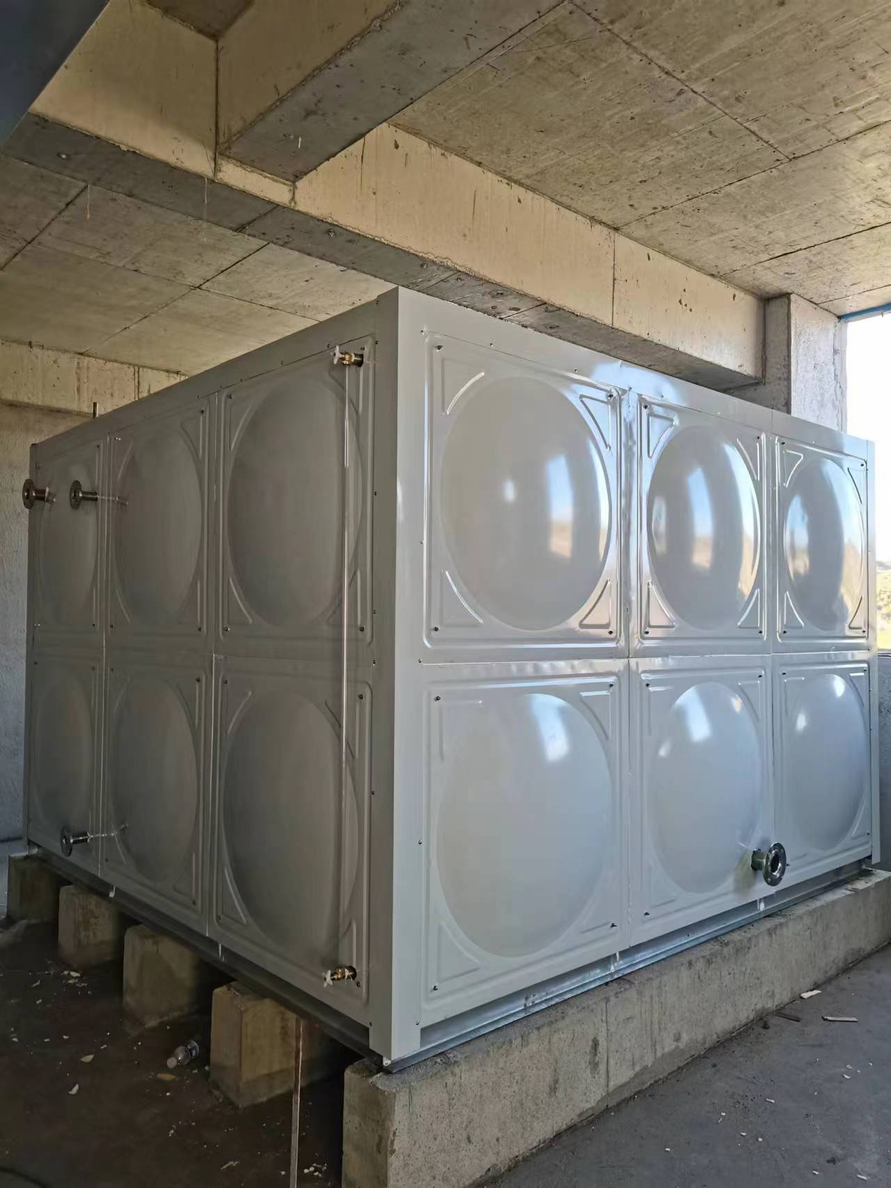 不锈钢聚氨酯保温水箱