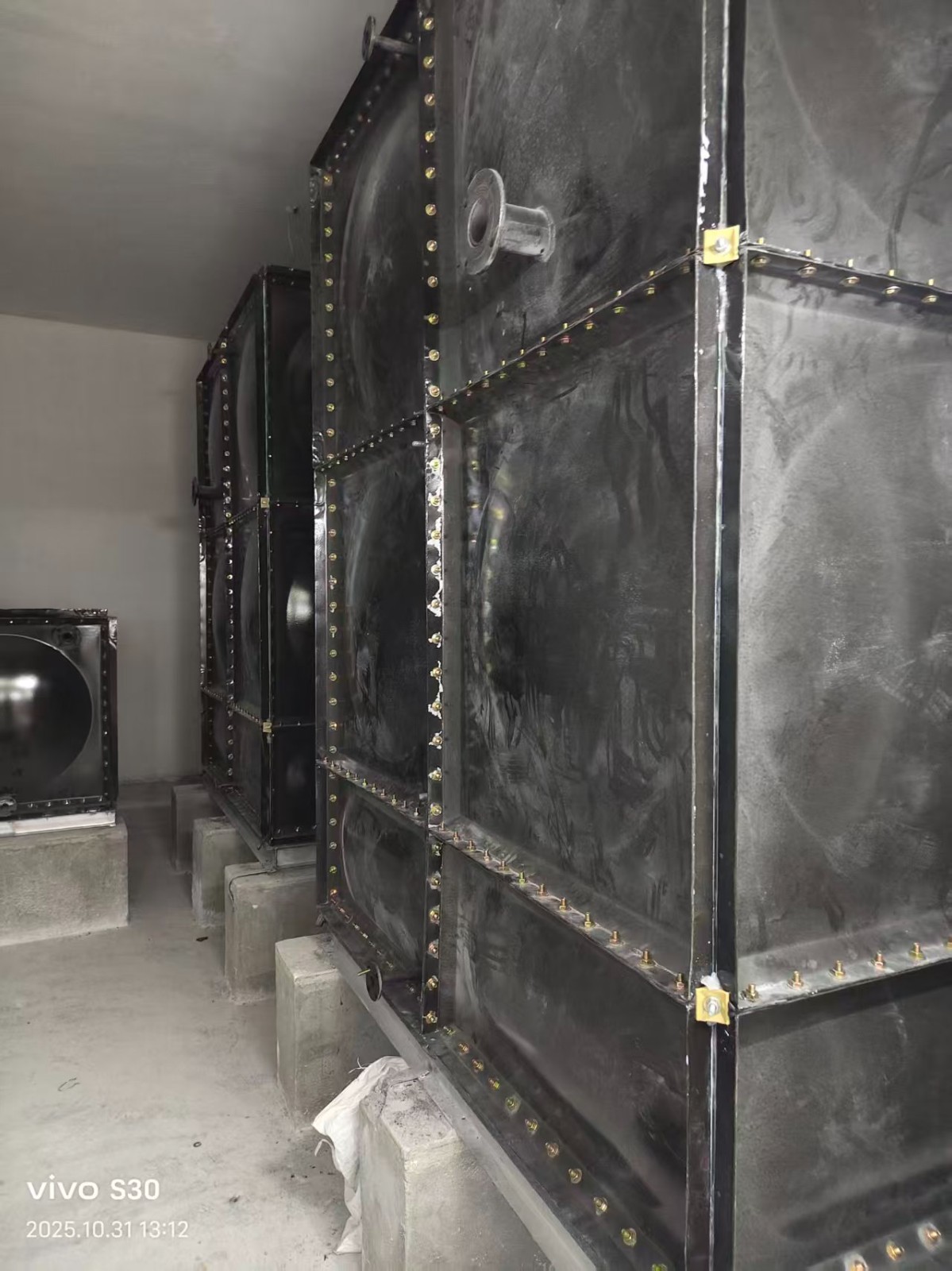 浙江宁波人防搪瓷油箱